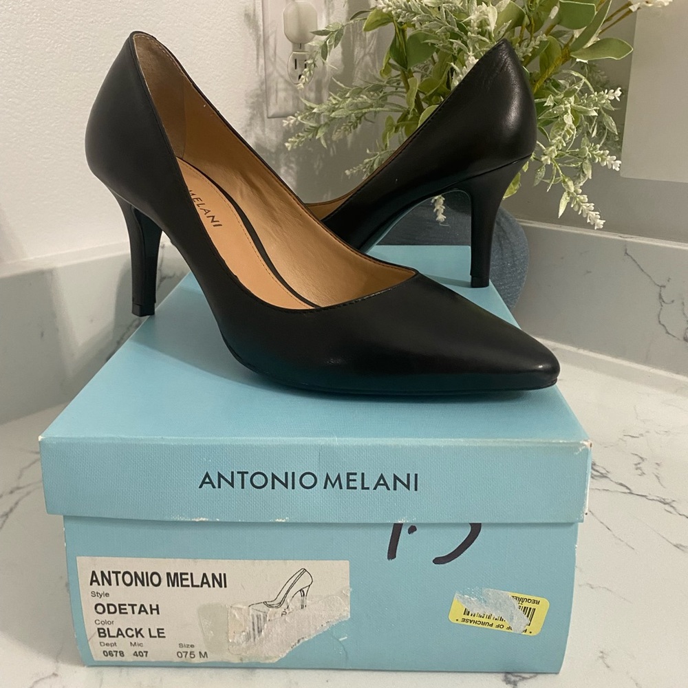 Antonio Melani Odetah black heels size 7.5